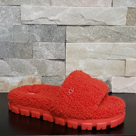 UGG Cozetta Curly Slides - Picture 3 of 6